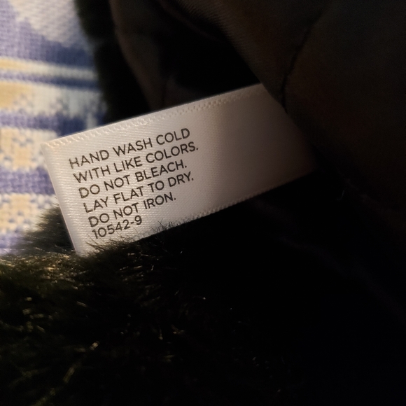 Woman's Winter Check Trapper Hat - Picture 8 of 13